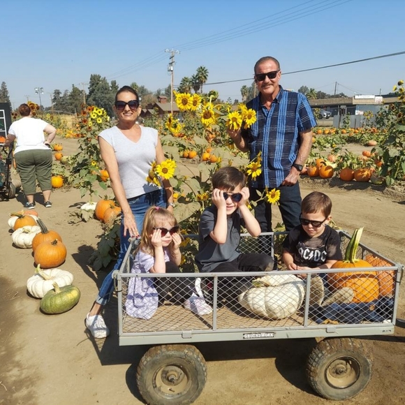 Meet your Posher, Shelly - Picture 1 of 6